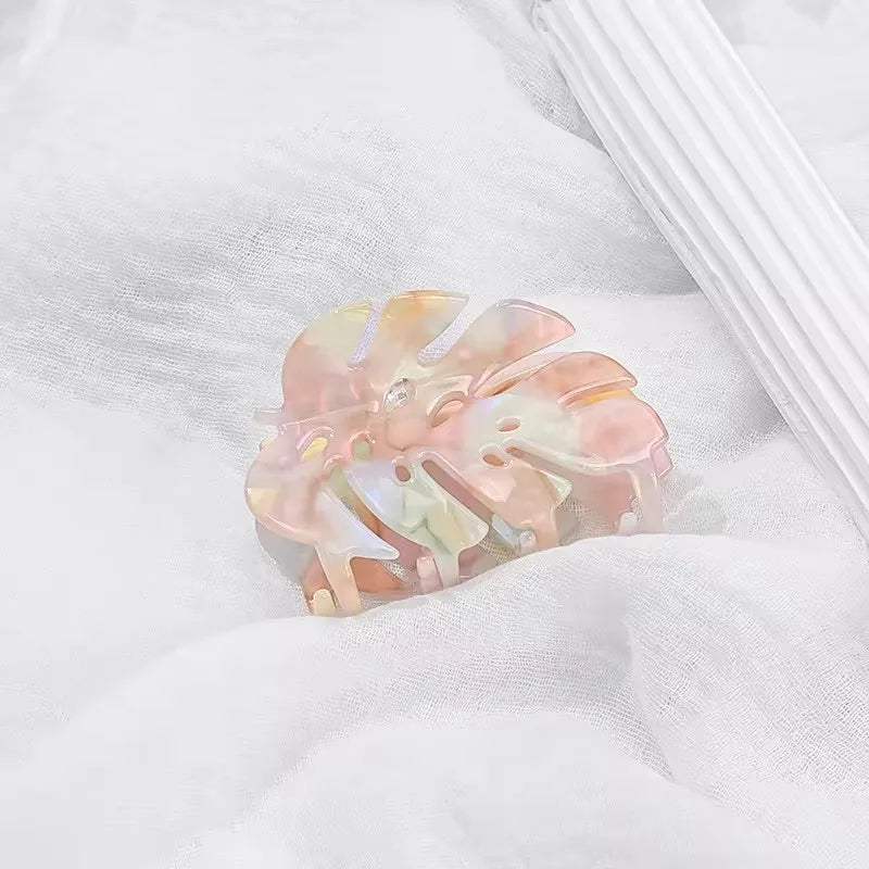 mrs. monstera claw clip
