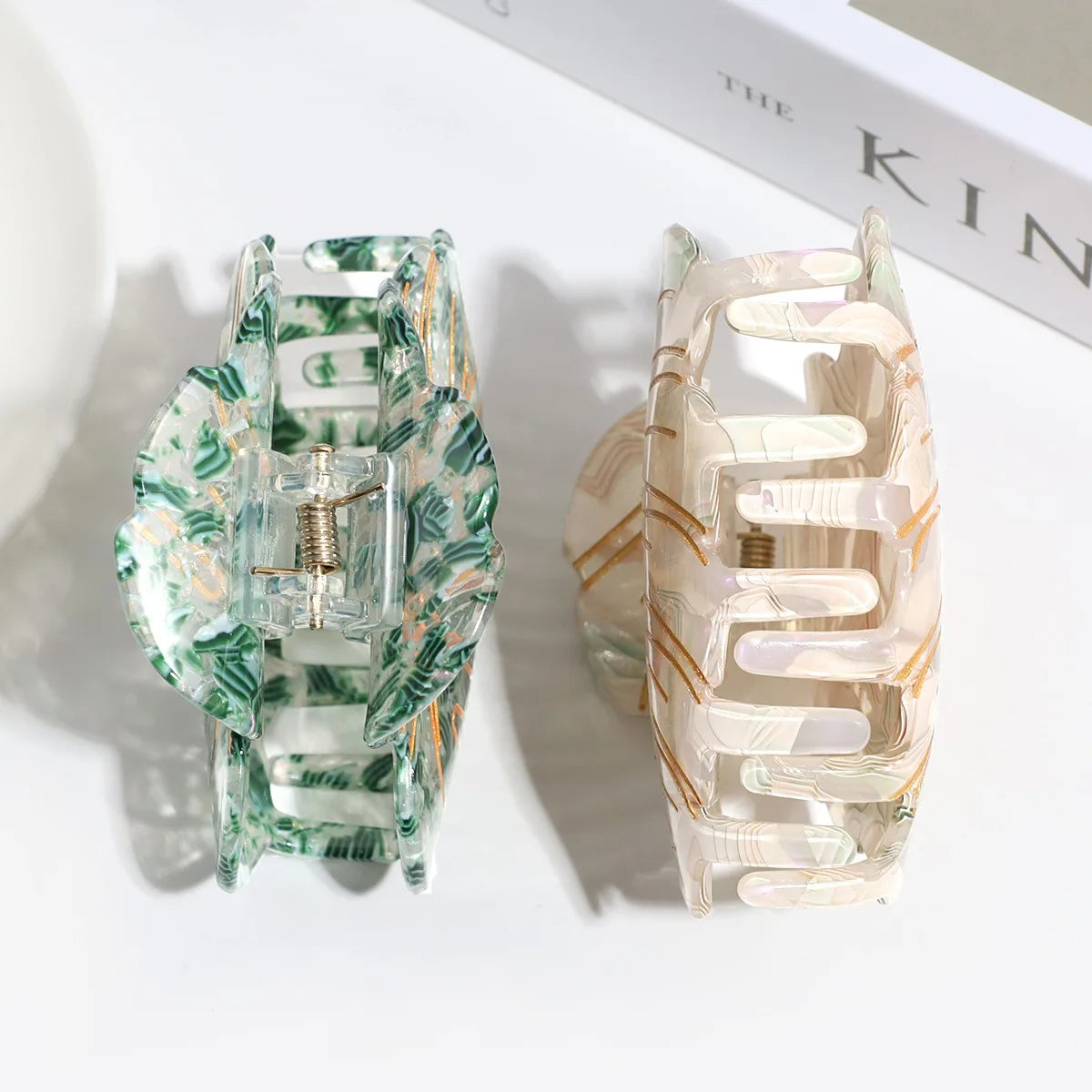 mrs. monstera claw clip