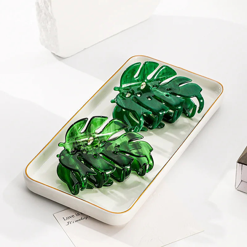 mrs. monstera claw clip