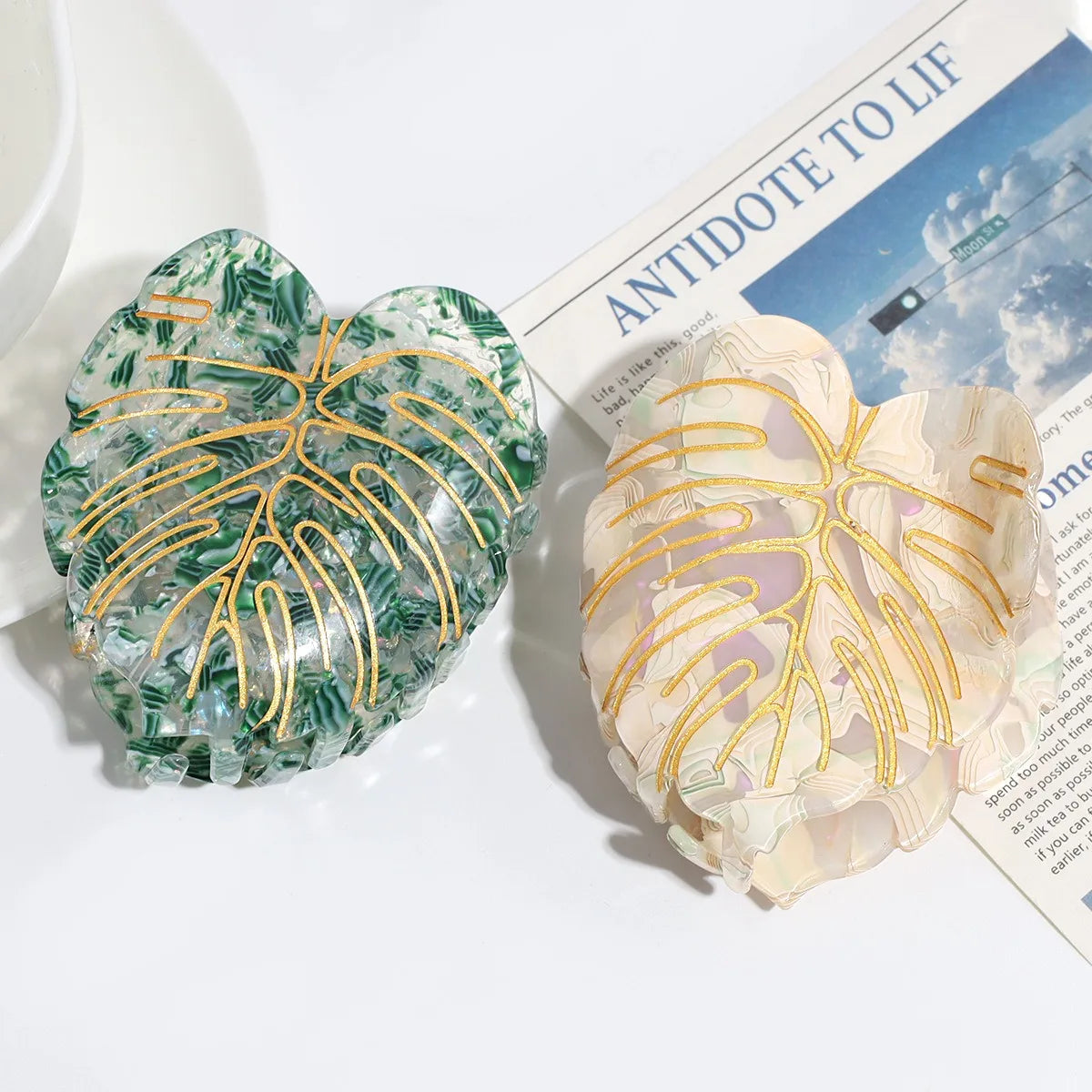 mrs. monstera claw clip